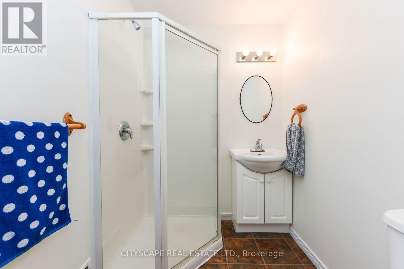 35 - 31 SCHRODER CRESCENT Image 31