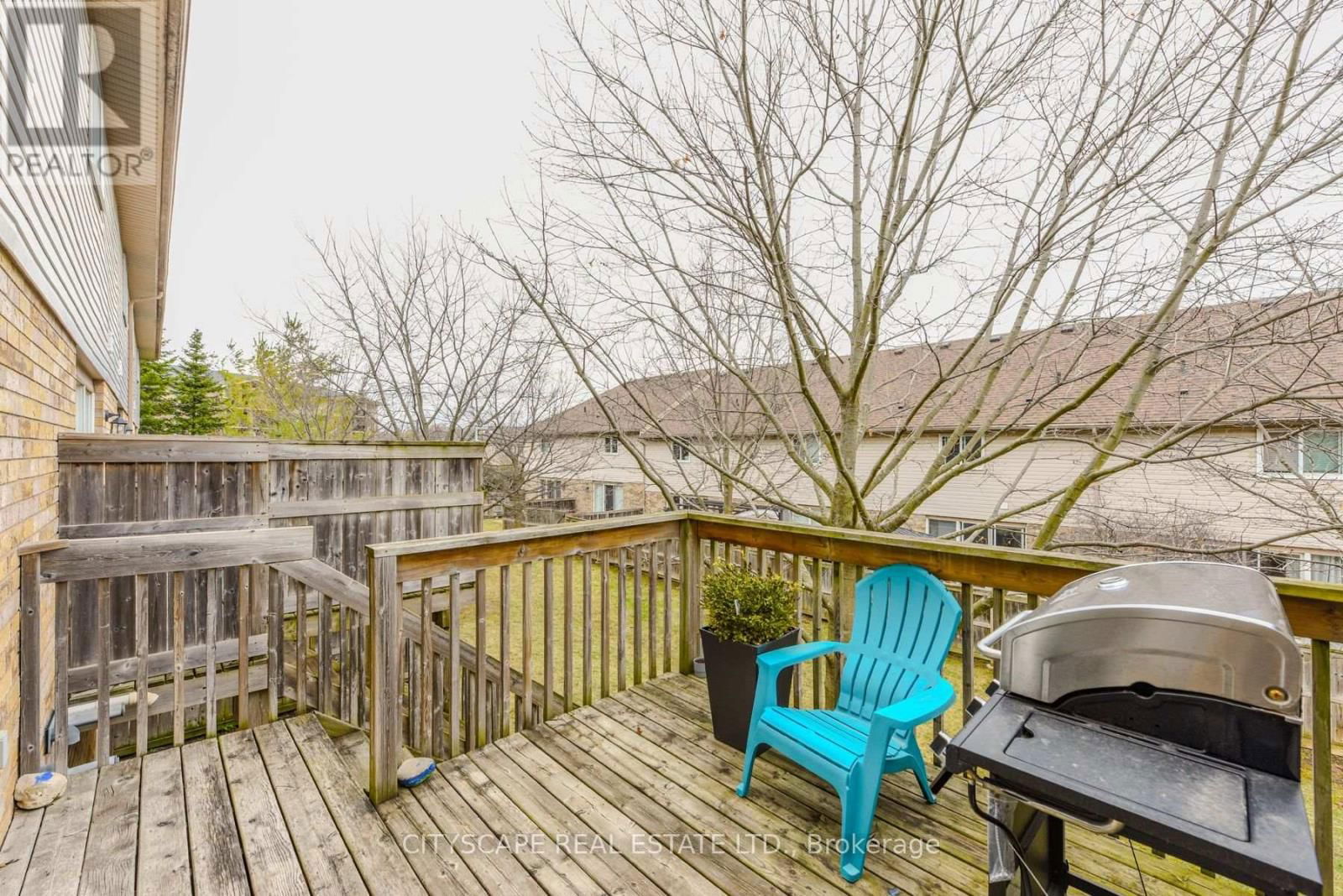 35 - 31 SCHRODER CRESCENT Image 33