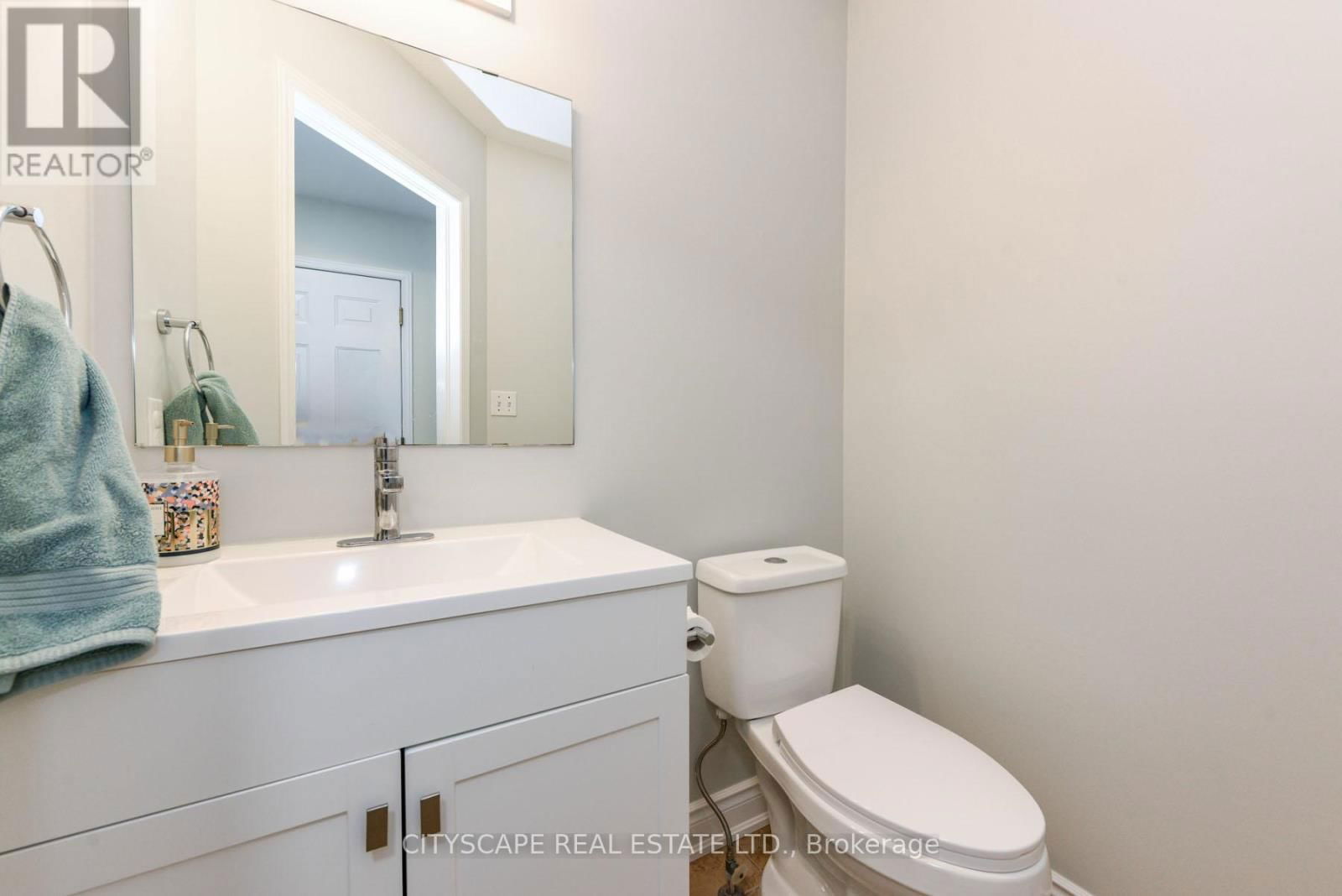 35 - 31 SCHRODER CRESCENT Image 4