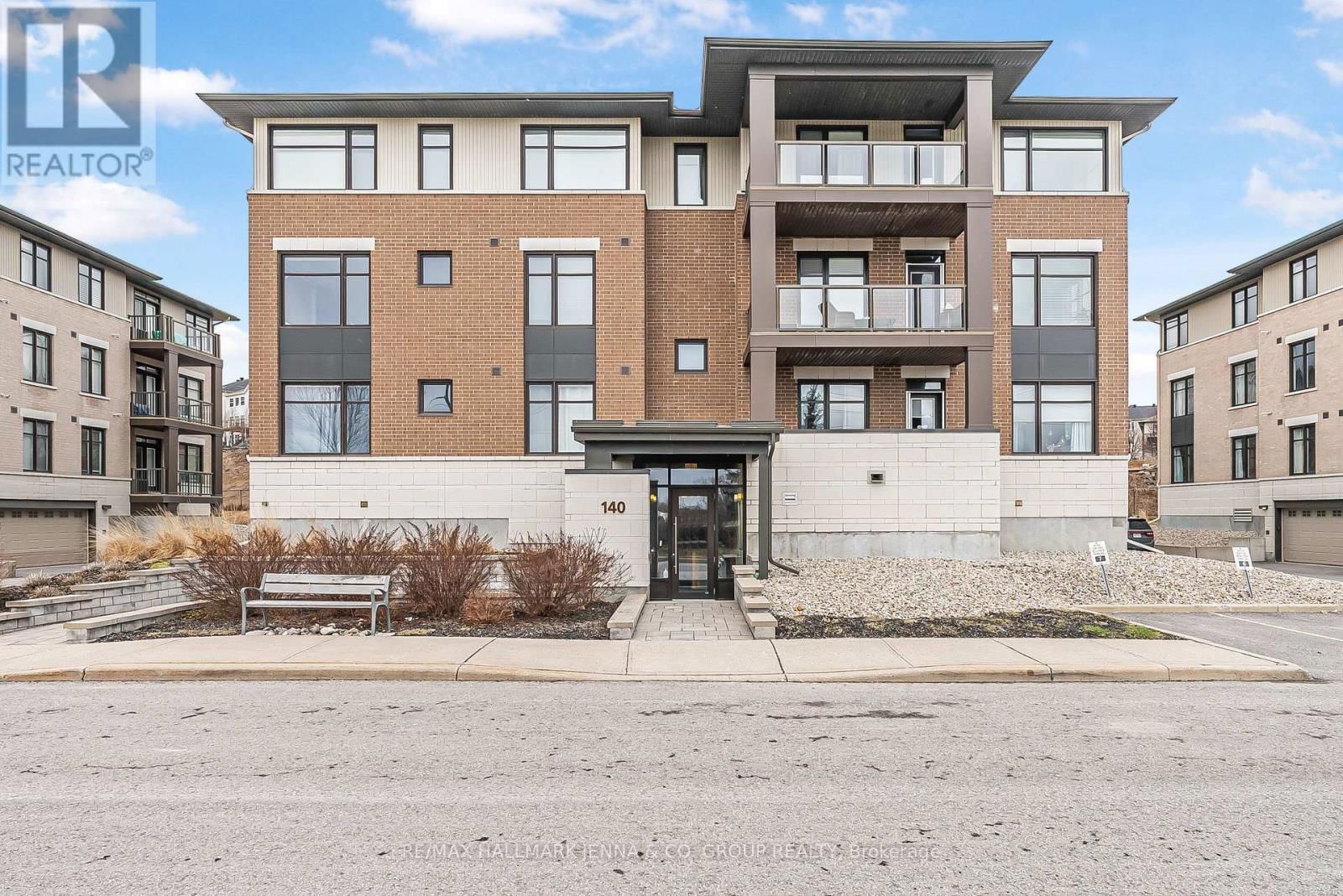 201 - 140 GUELPH PRIVATE Image 1