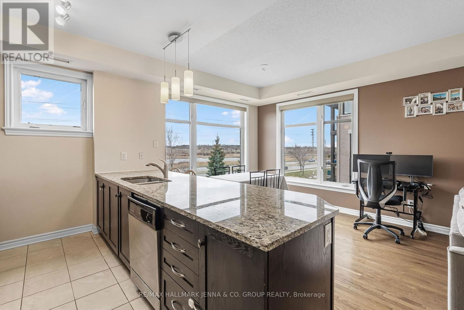 201 - 140 GUELPH PRIVATE Image 14