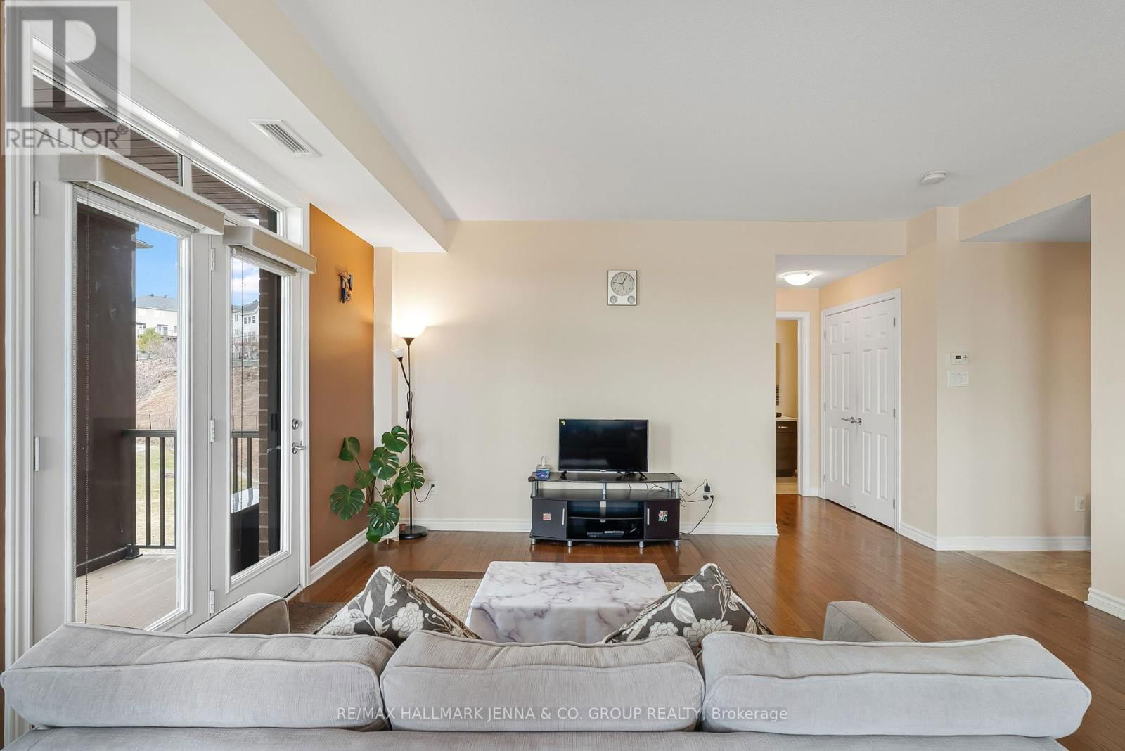 201 - 140 GUELPH PRIVATE Image 19