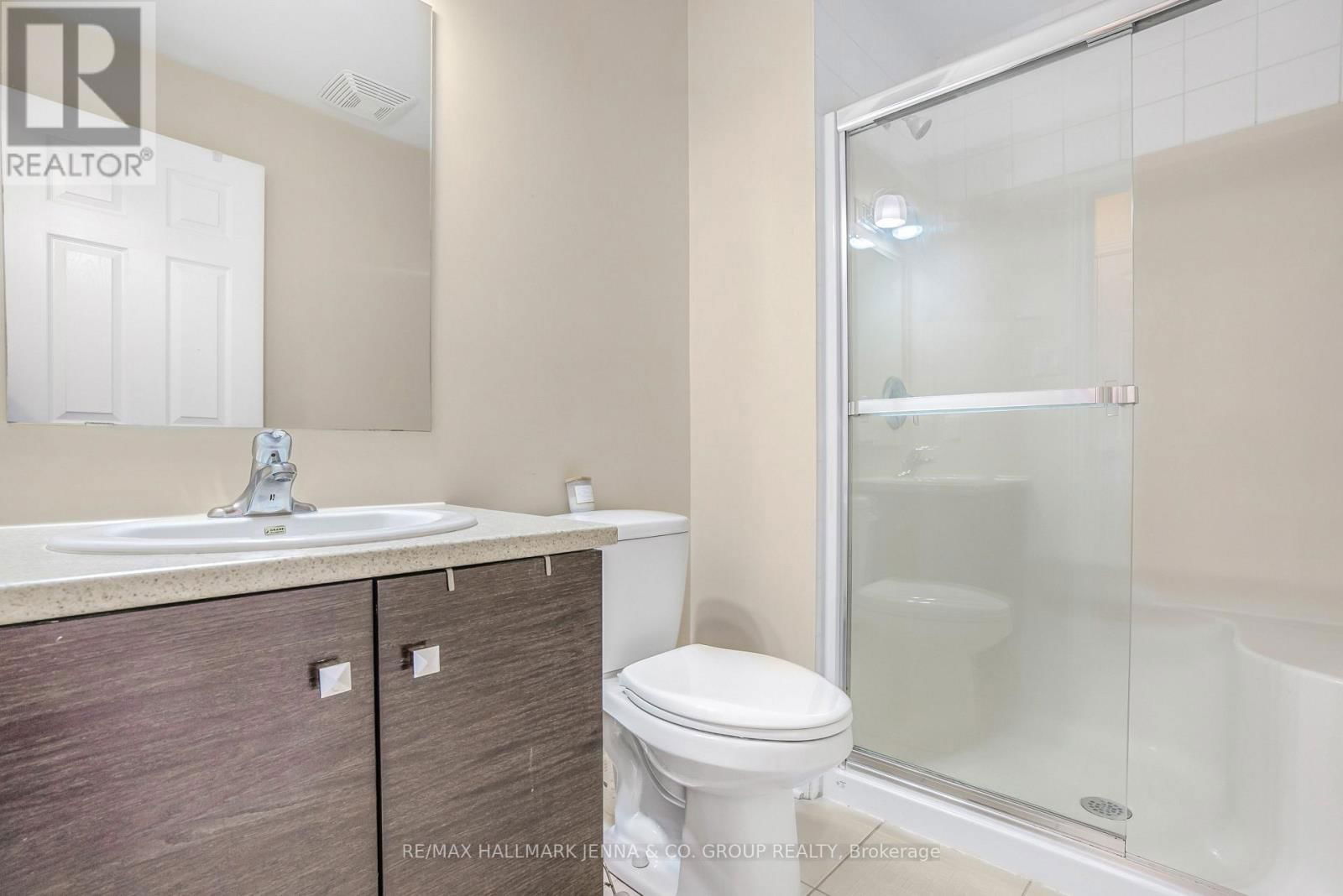 201 - 140 GUELPH PRIVATE Image 25