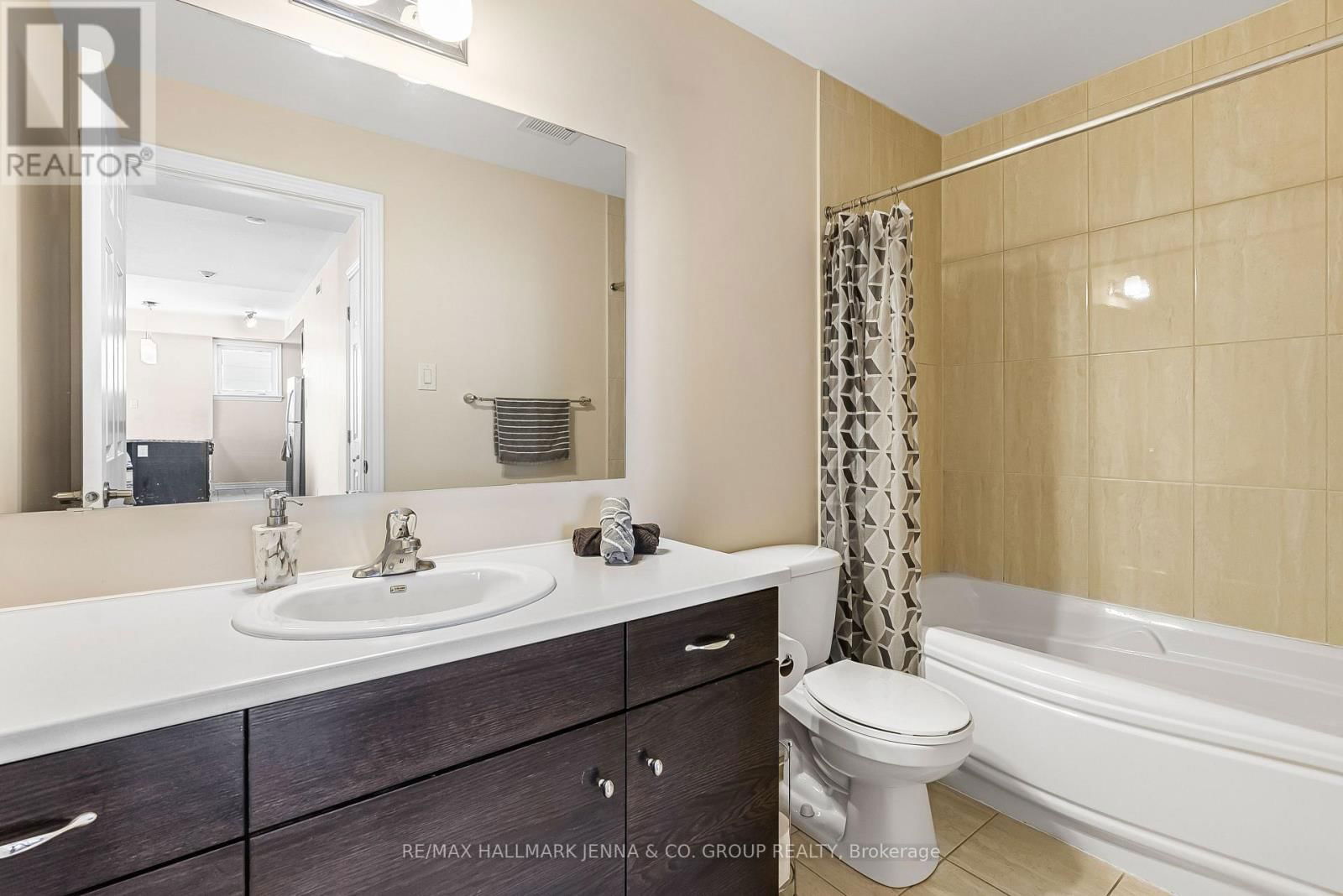 201 - 140 GUELPH PRIVATE Image 28