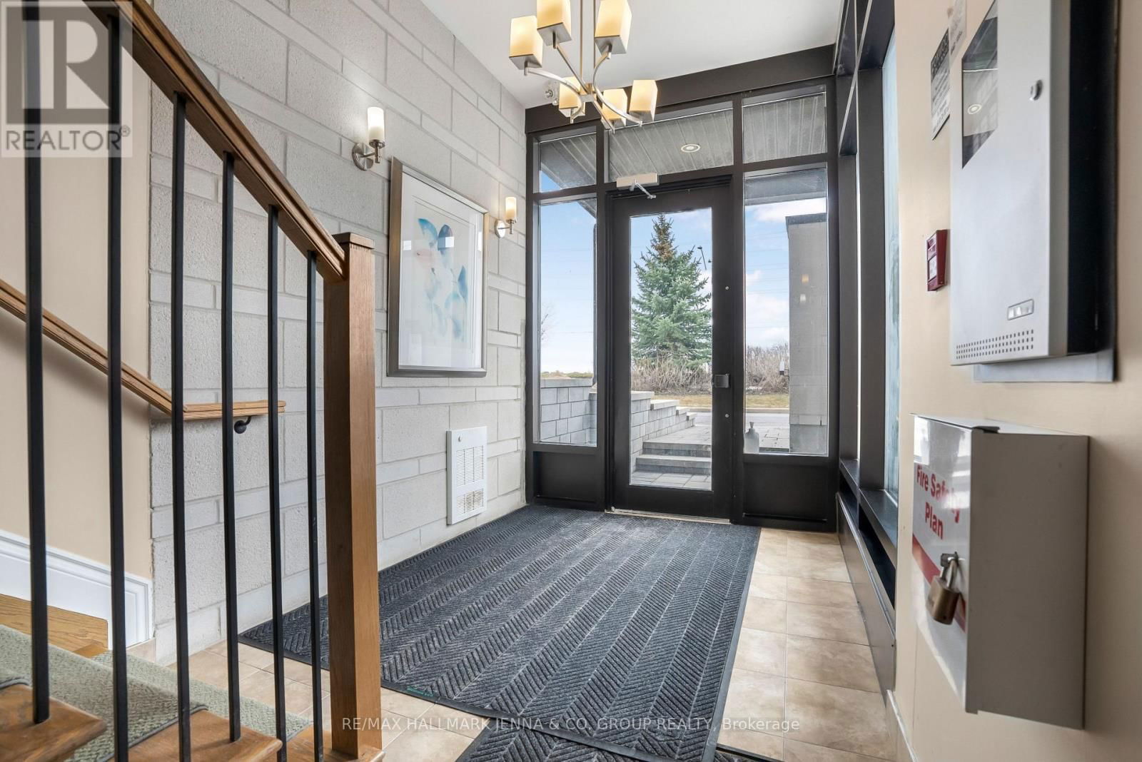201 - 140 GUELPH PRIVATE Image 3