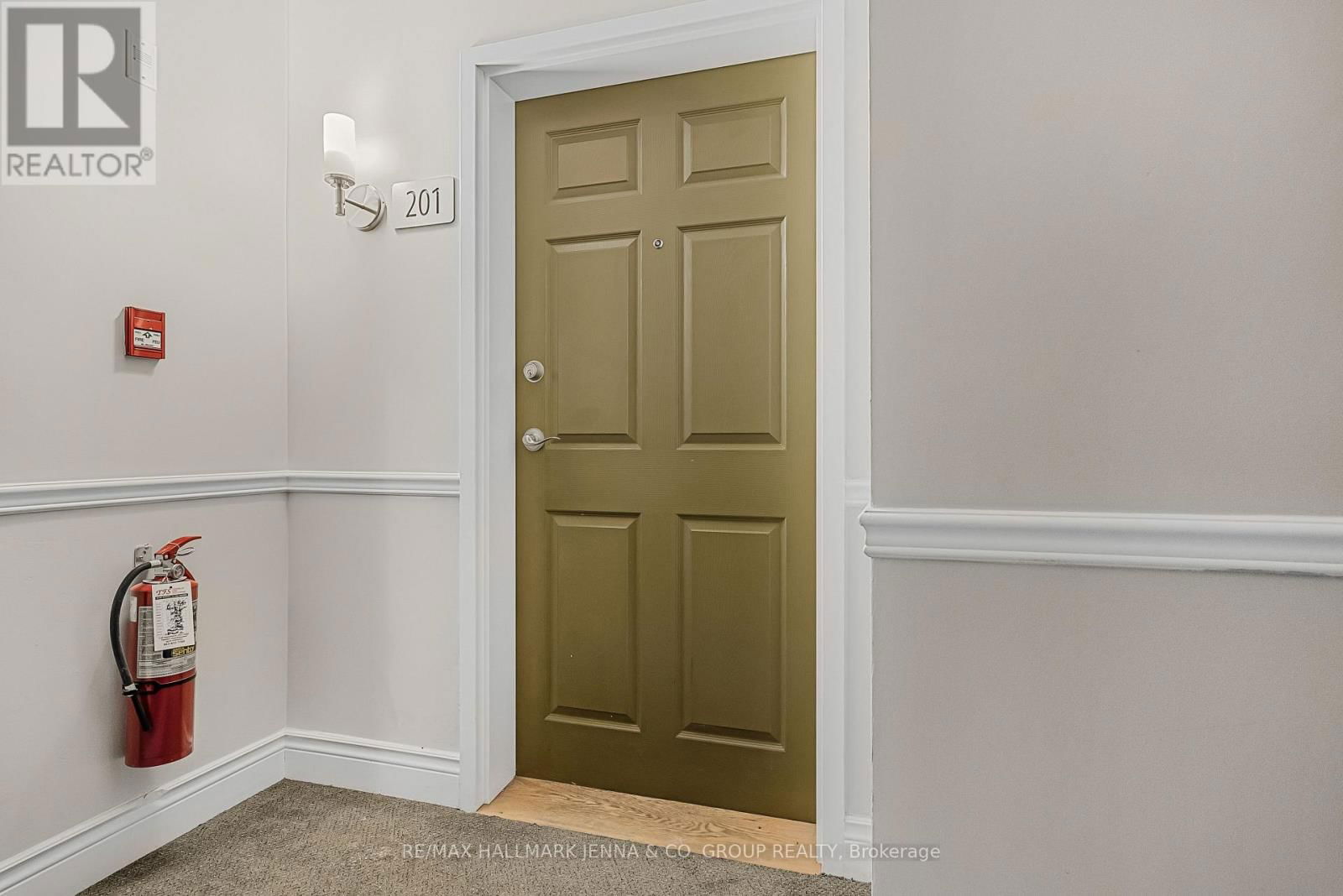 201 - 140 GUELPH PRIVATE Image 5