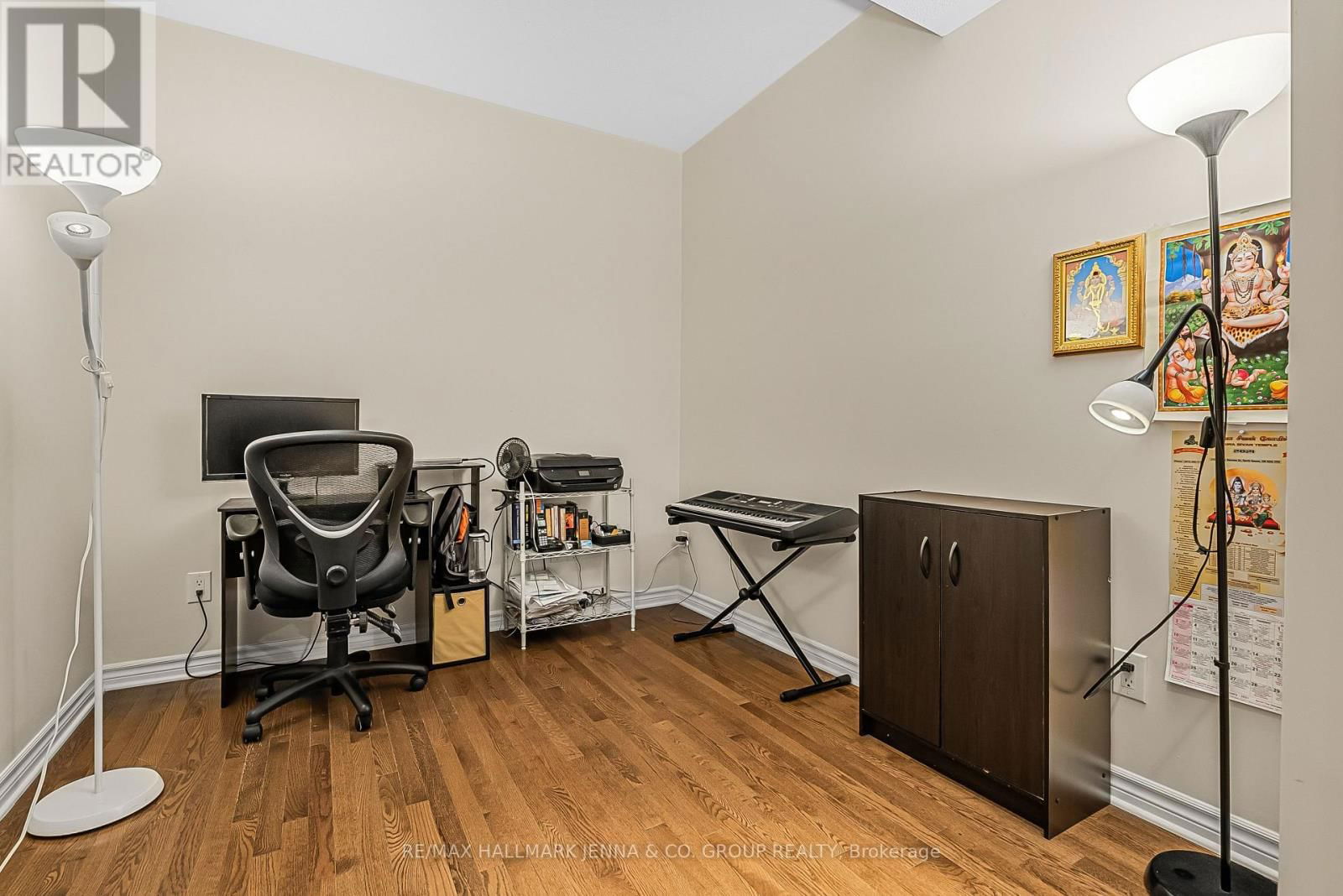 201 - 140 GUELPH PRIVATE Image 8