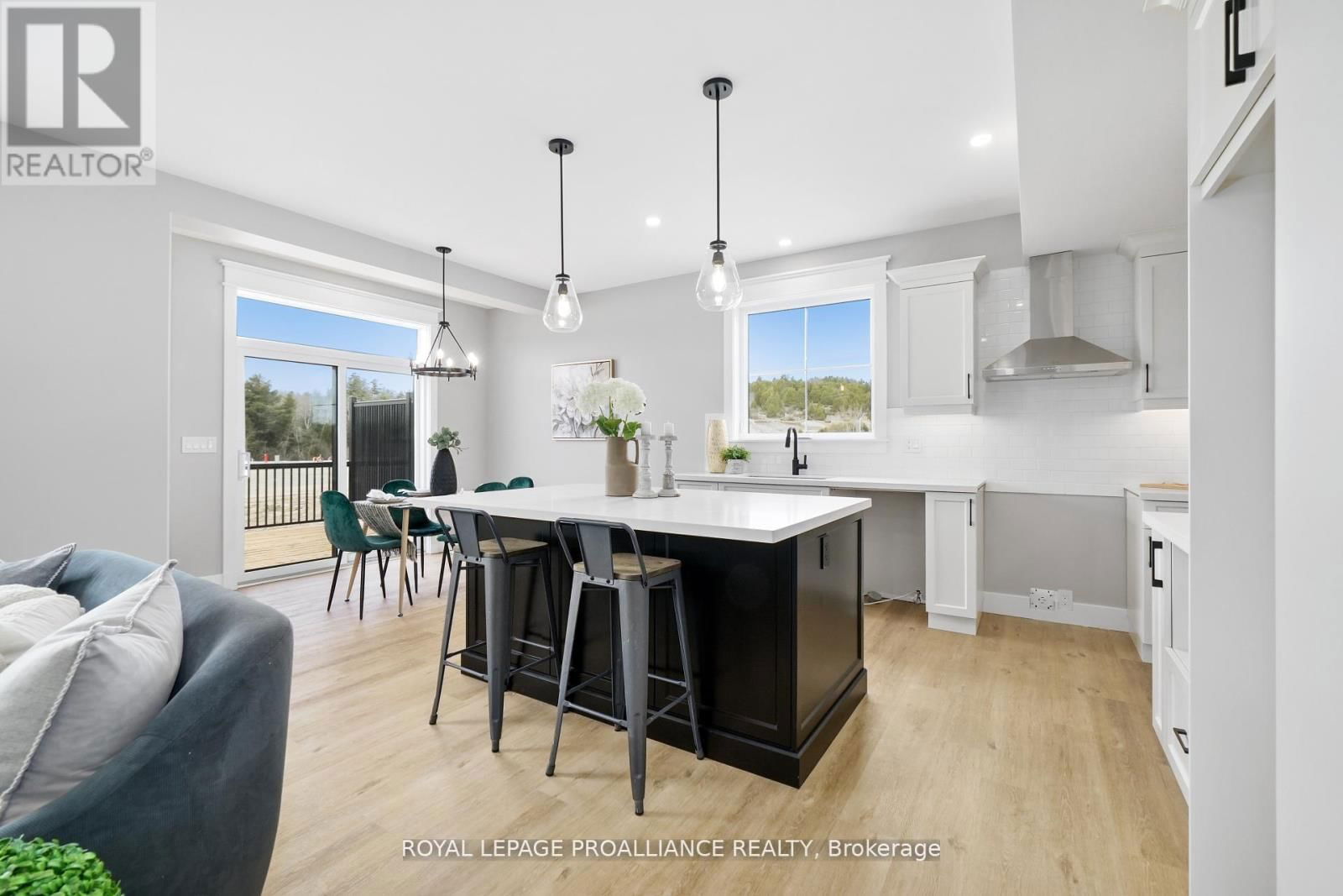 3 HOLLINGSWORTH STREET Image 13