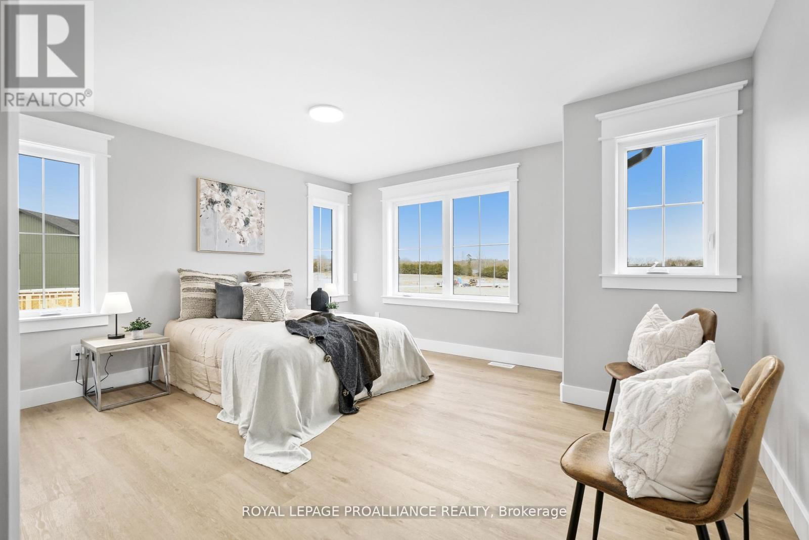 3 HOLLINGSWORTH STREET Image 14