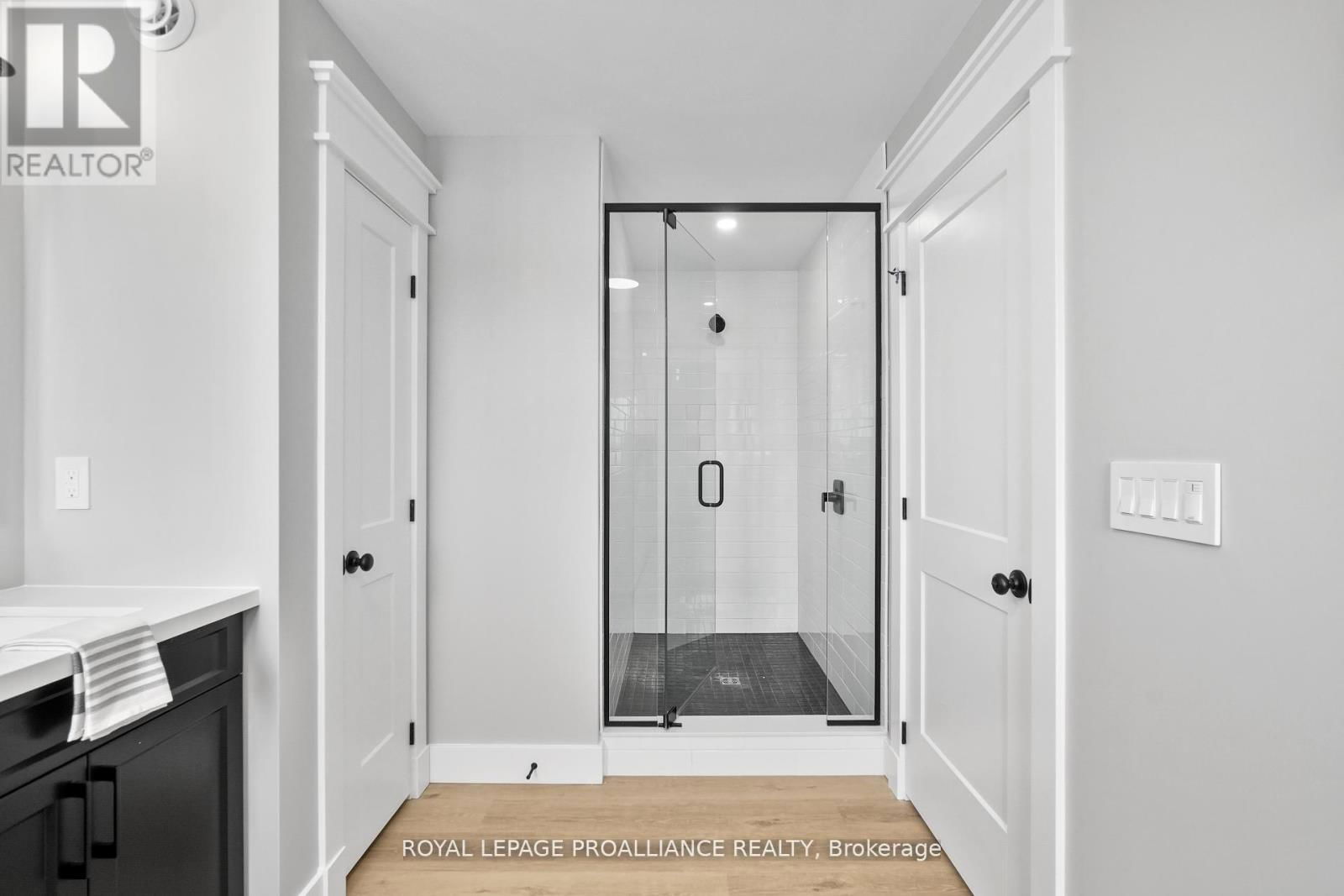 3 HOLLINGSWORTH STREET Image 19