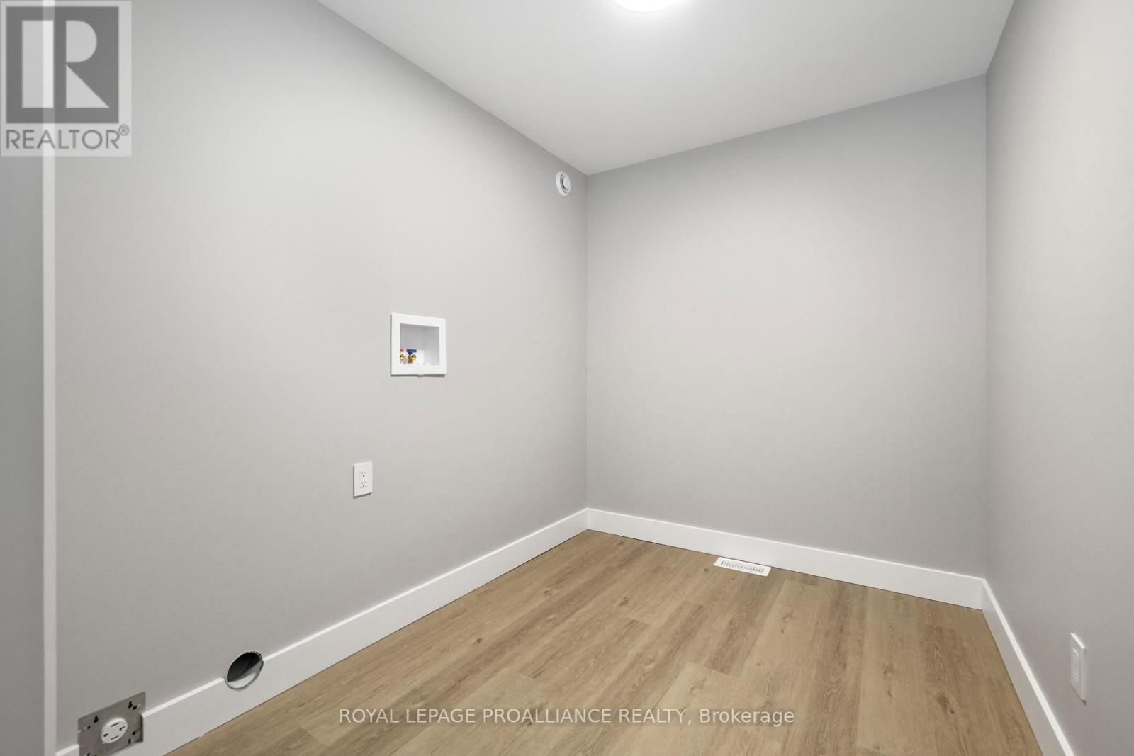 3 HOLLINGSWORTH STREET Image 22