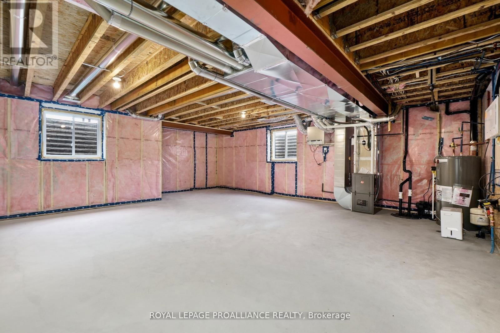 3 HOLLINGSWORTH STREET Image 24