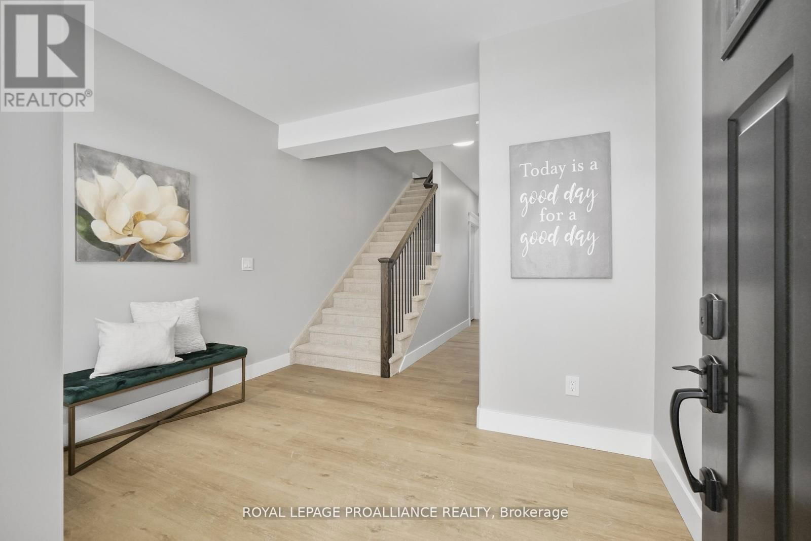 3 HOLLINGSWORTH STREET Image 8