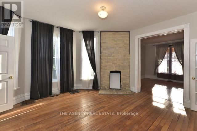 870 QUEENS AVENUE Image 16