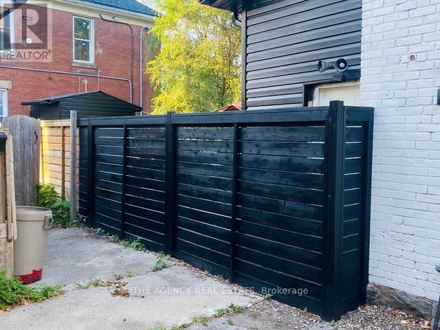870 QUEENS AVENUE Image 27