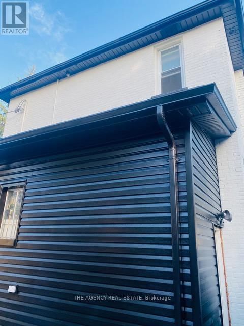 870 QUEENS AVENUE Image 30