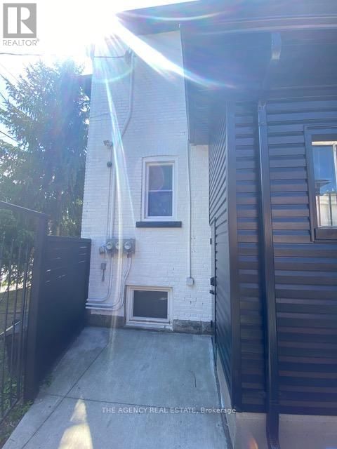 870 QUEENS AVENUE Image 35