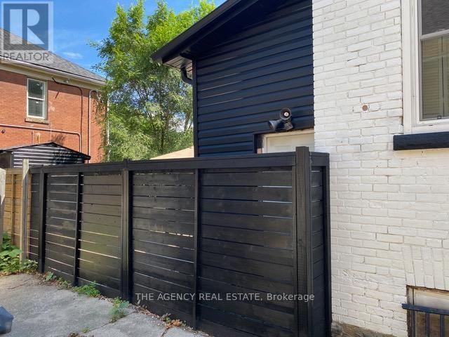 870 QUEENS AVENUE Image 41