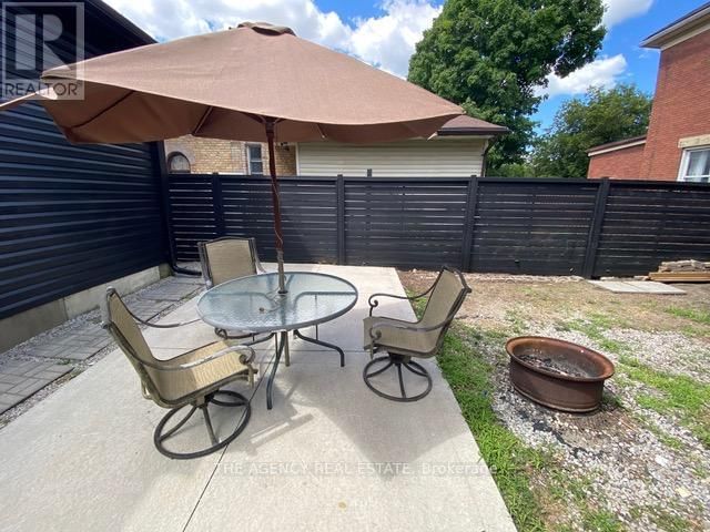 870 QUEENS AVENUE Image 44