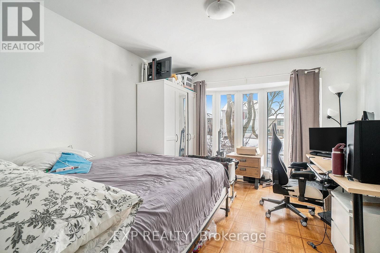 217 DOVERCOURT AVENUE Image 18