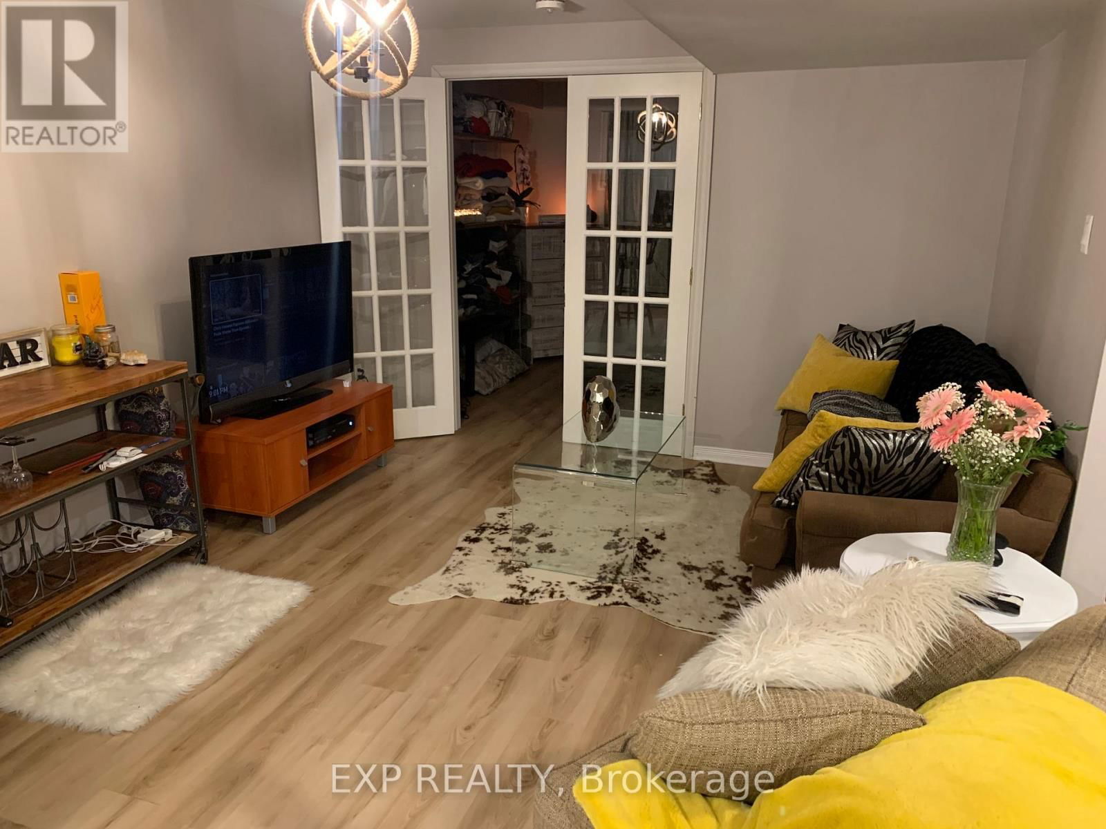 217 DOVERCOURT AVENUE Image 28