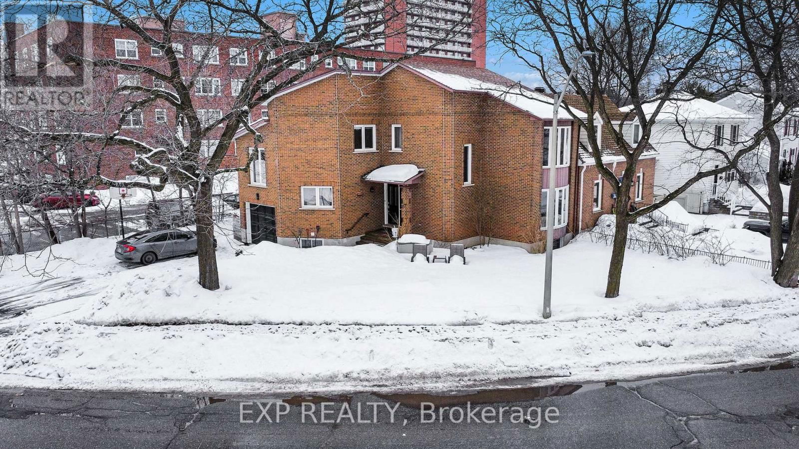 217 DOVERCOURT AVENUE Image 31