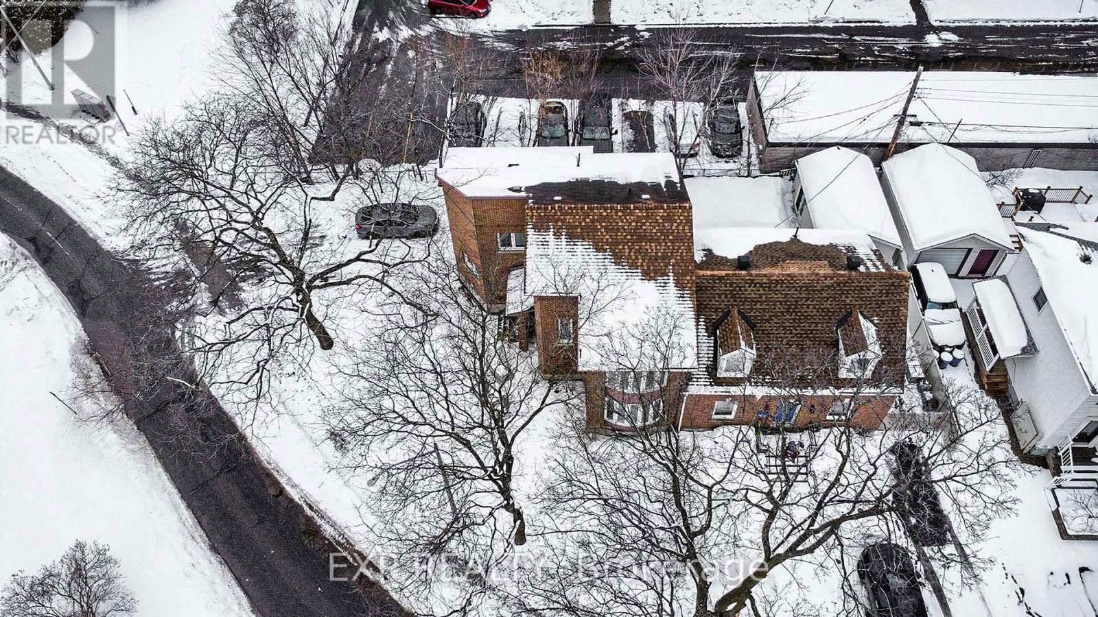 217 DOVERCOURT AVENUE Image 34