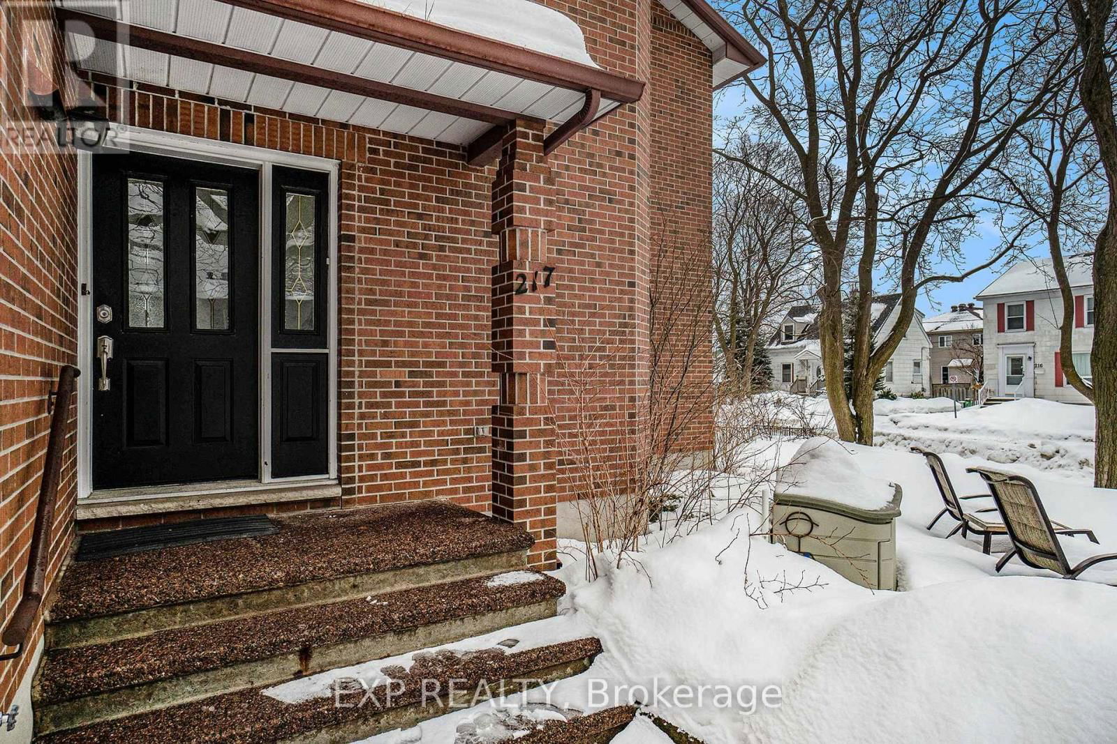 217 DOVERCOURT AVENUE Image 5