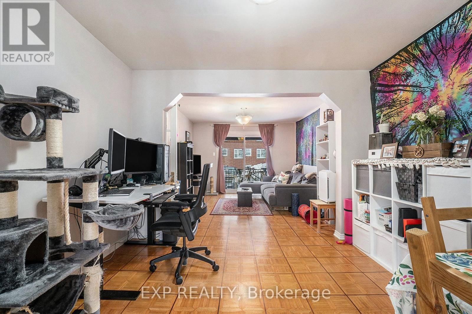 217 DOVERCOURT AVENUE Image 8