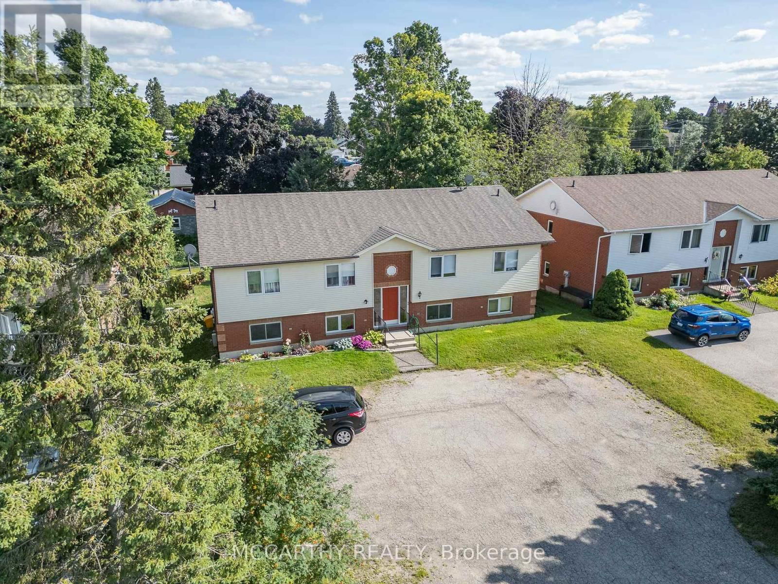 209 SARAH COURT Image 1