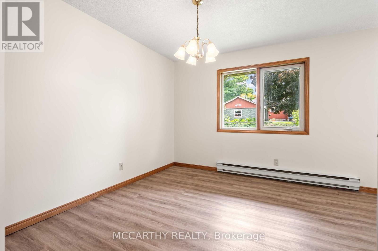 209 SARAH COURT Image 13