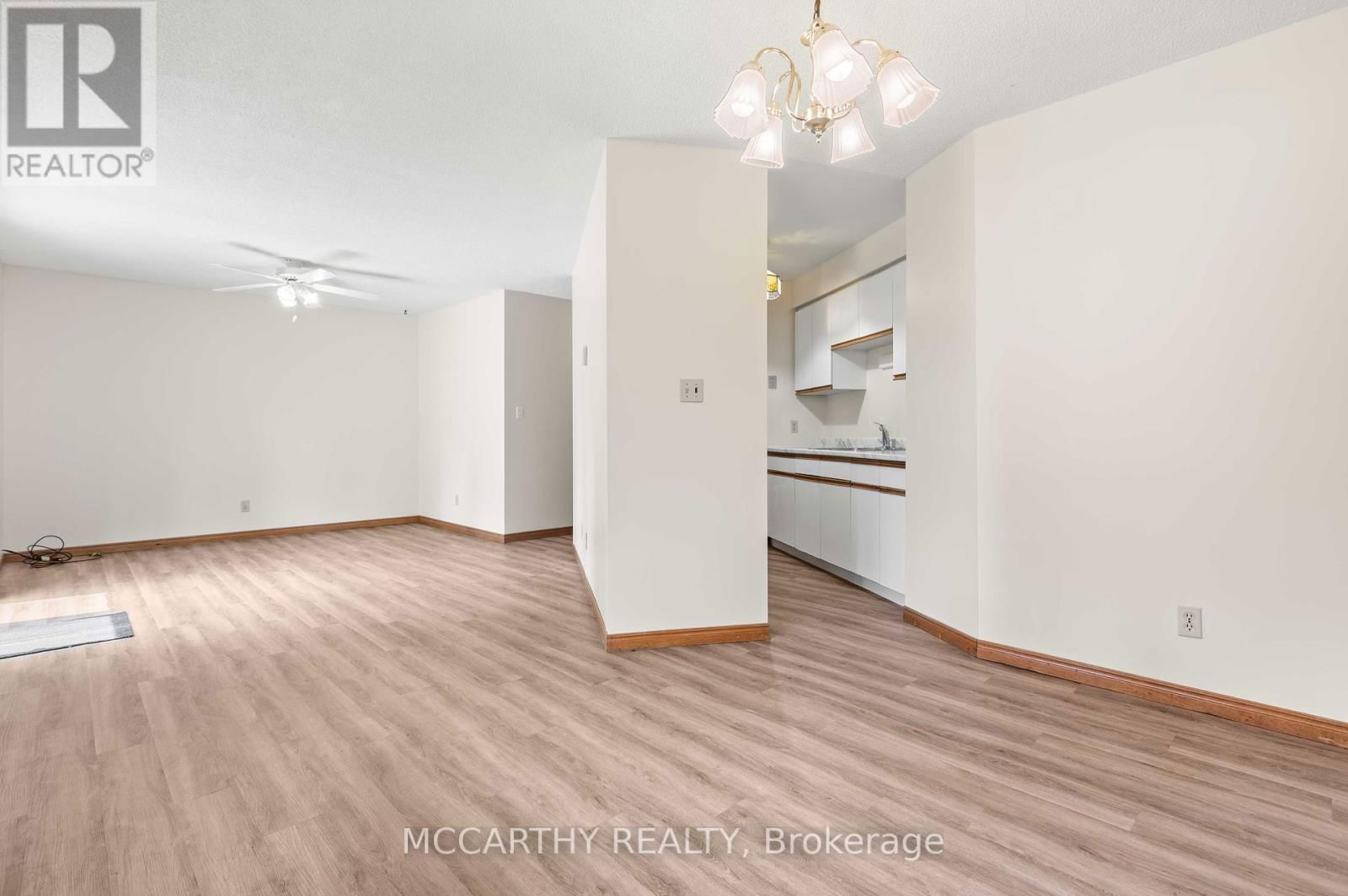 209 SARAH COURT Image 14