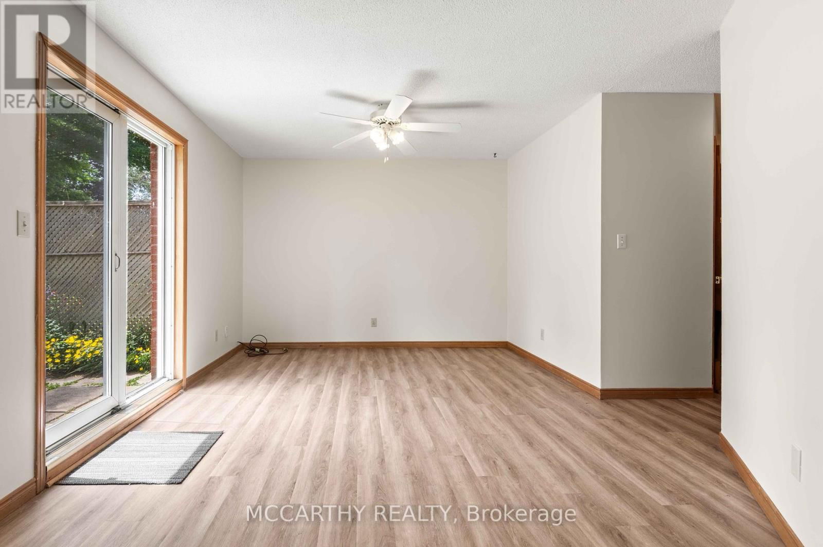 209 SARAH COURT Image 15