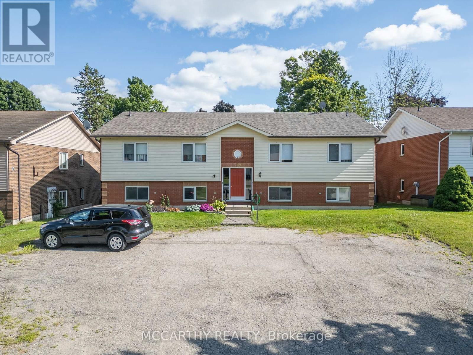 209 SARAH COURT Image 2