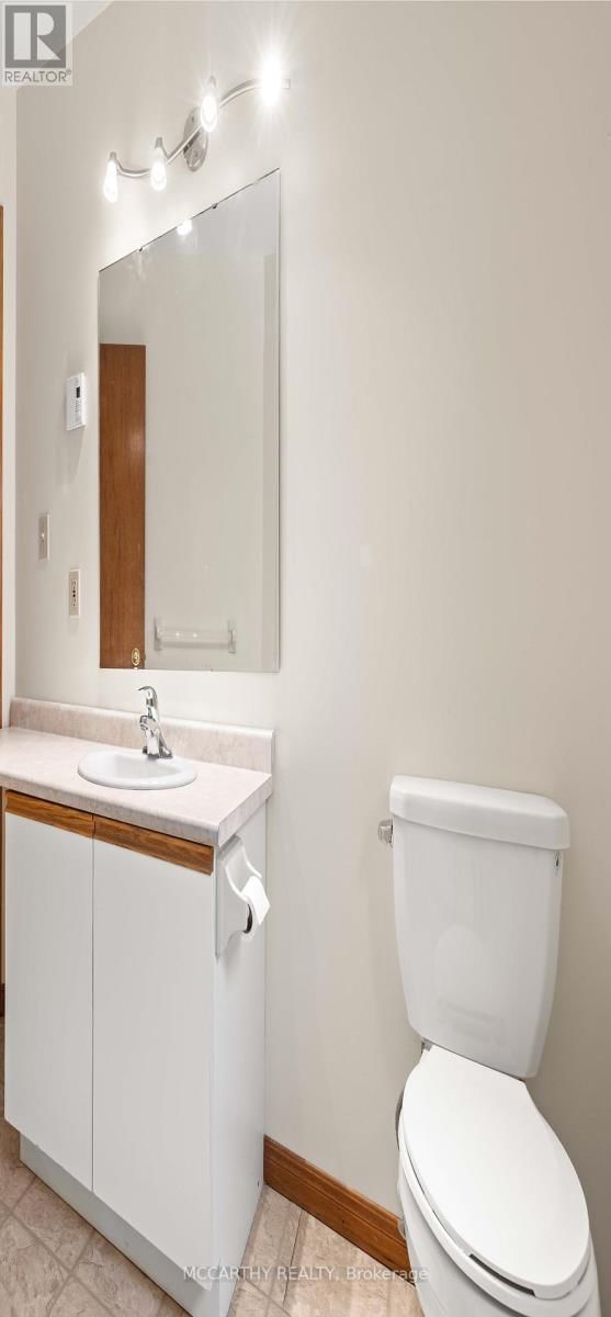 209 SARAH COURT Image 26