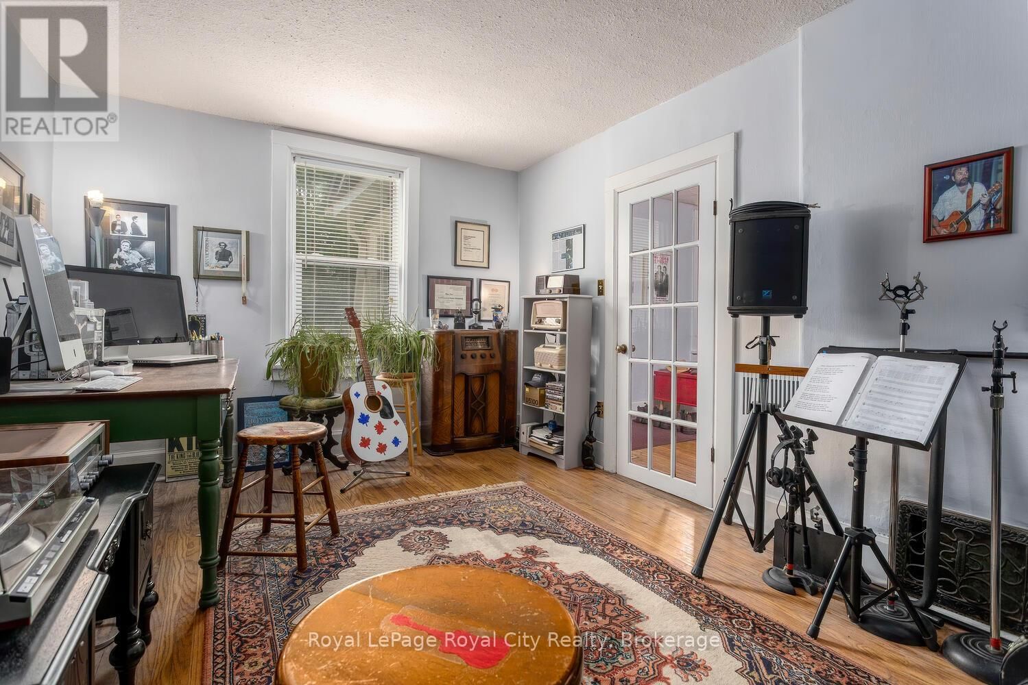 10 PEARL STREET Image 12