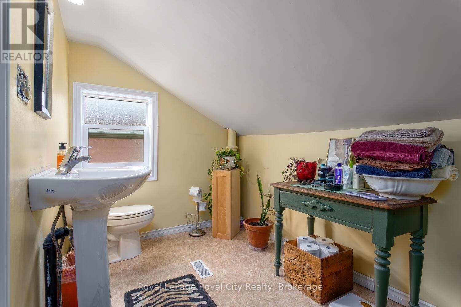 10 PEARL STREET Image 21