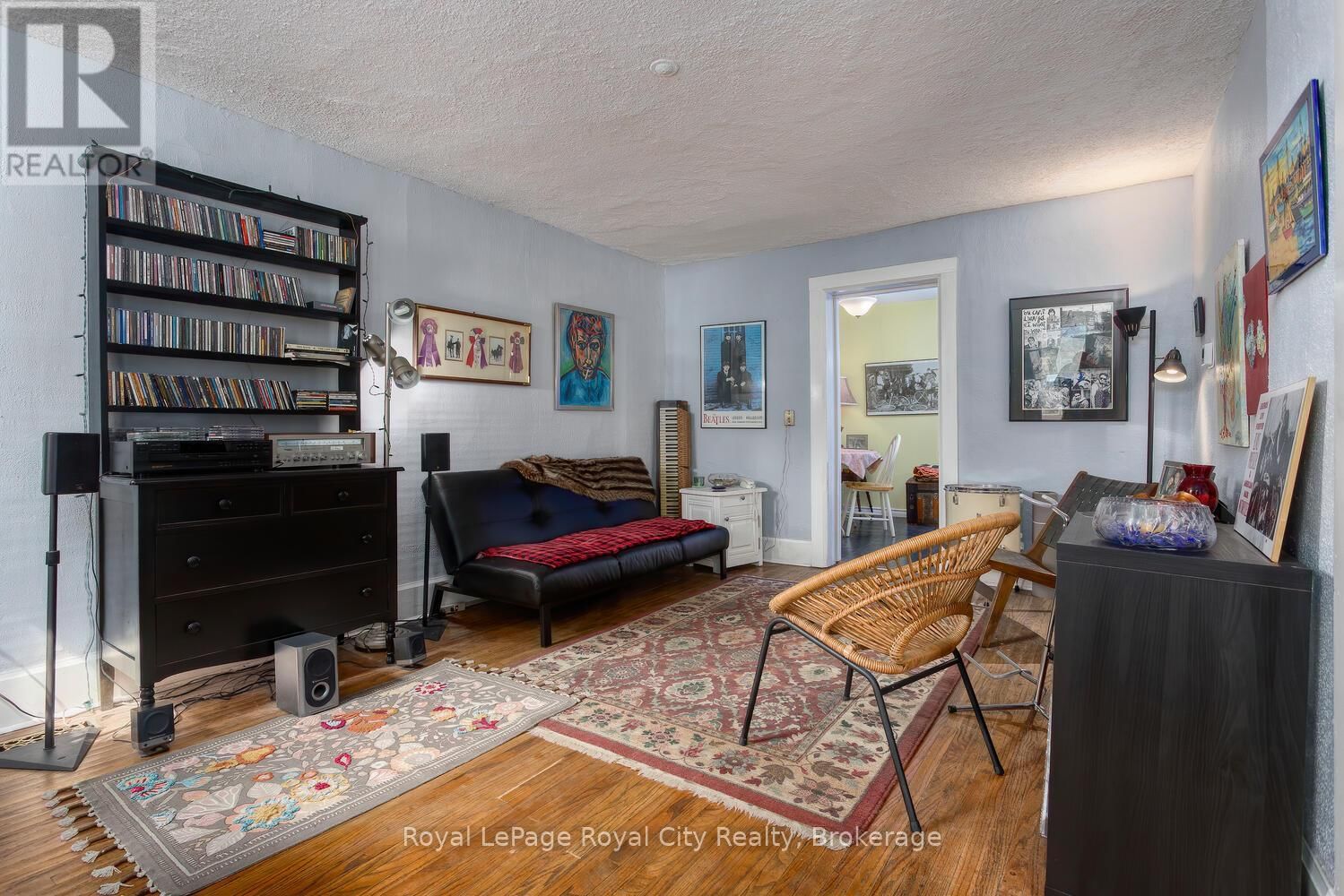 10 PEARL STREET Image 9