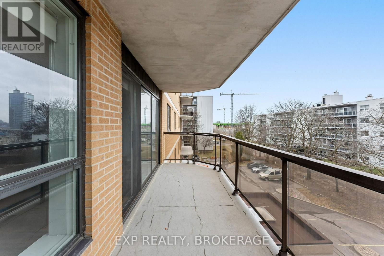 401 - 257 BATH ROAD Image 15
