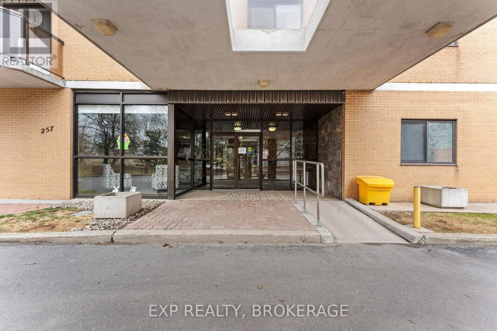 401 - 257 BATH ROAD Image 2