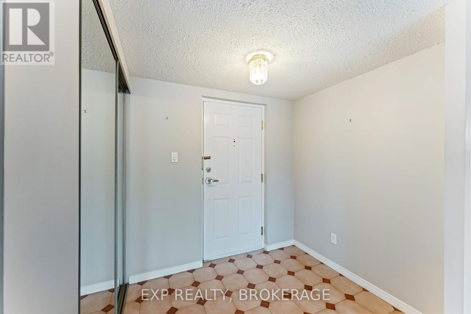 401 - 257 BATH ROAD Image 6
