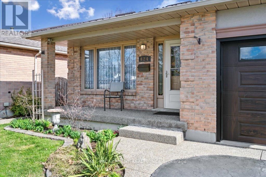 624 EAGLEWOOD DRIVE Image 12