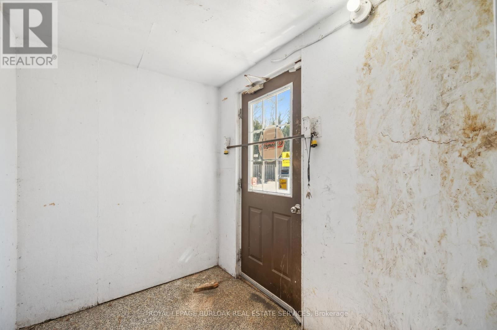 75 ERIE AVENUE Image 30