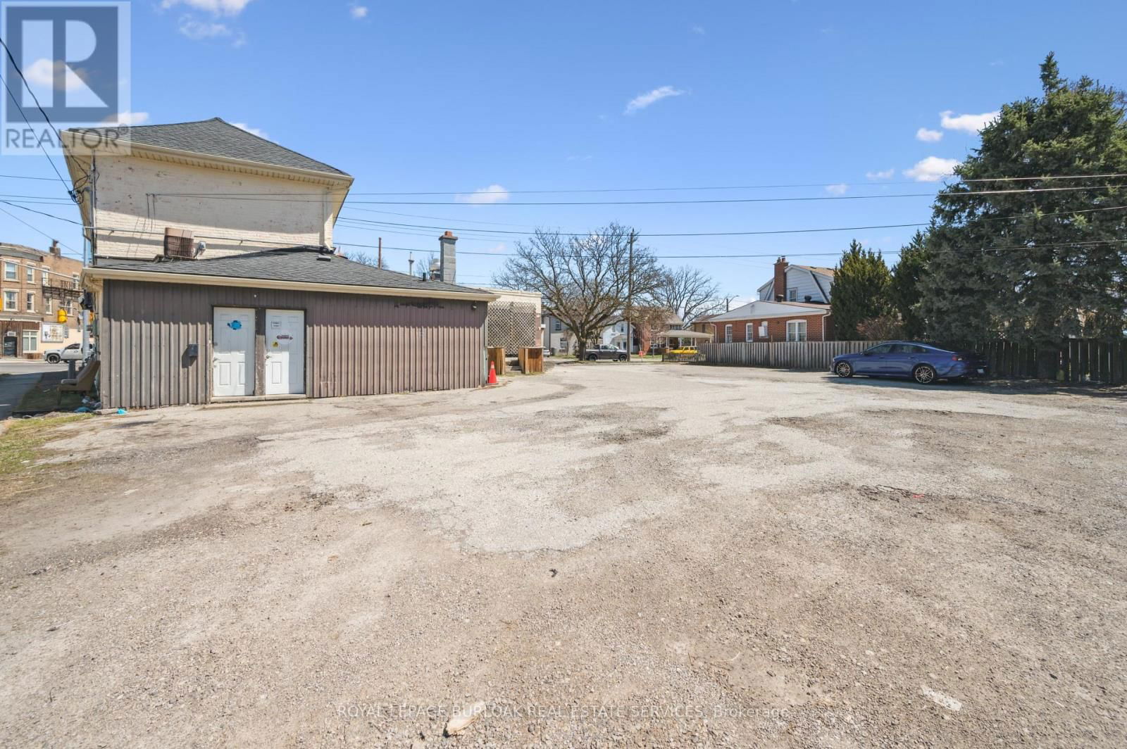 75 ERIE AVENUE Image 34