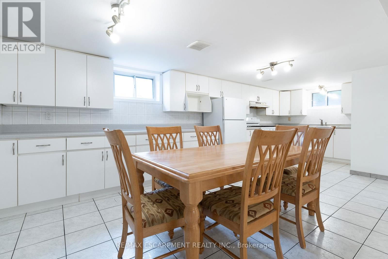 808 WEST 5TH STREET Image 21
