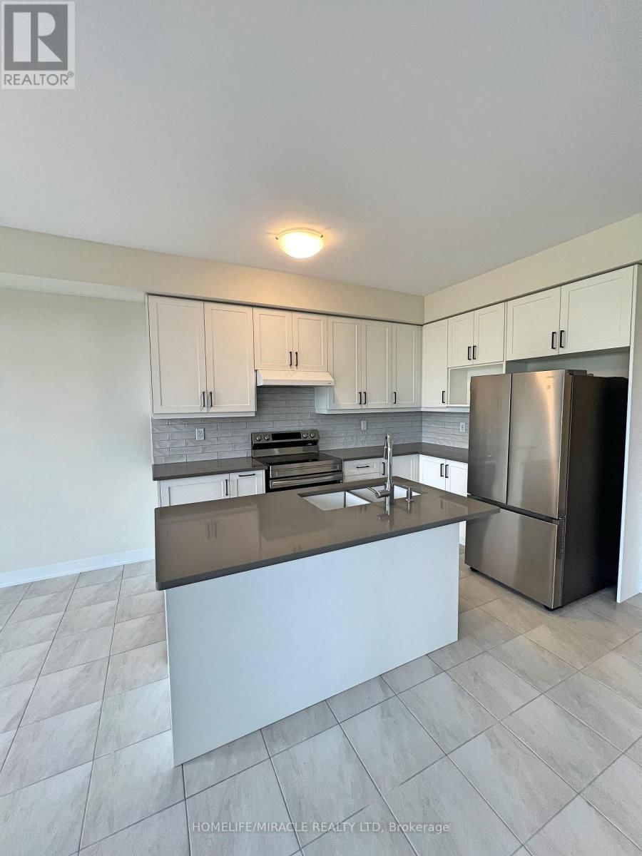 66 AVIRON CRESCENT Image 11