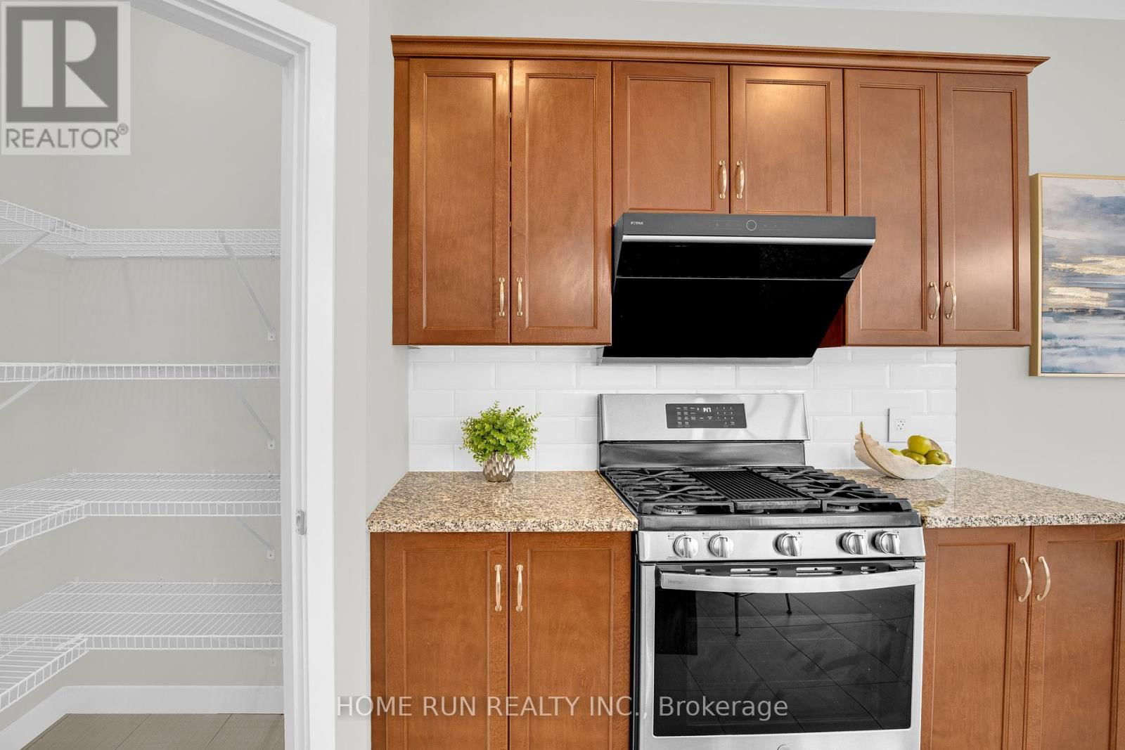 128 GRONINGEN STREET Image 19