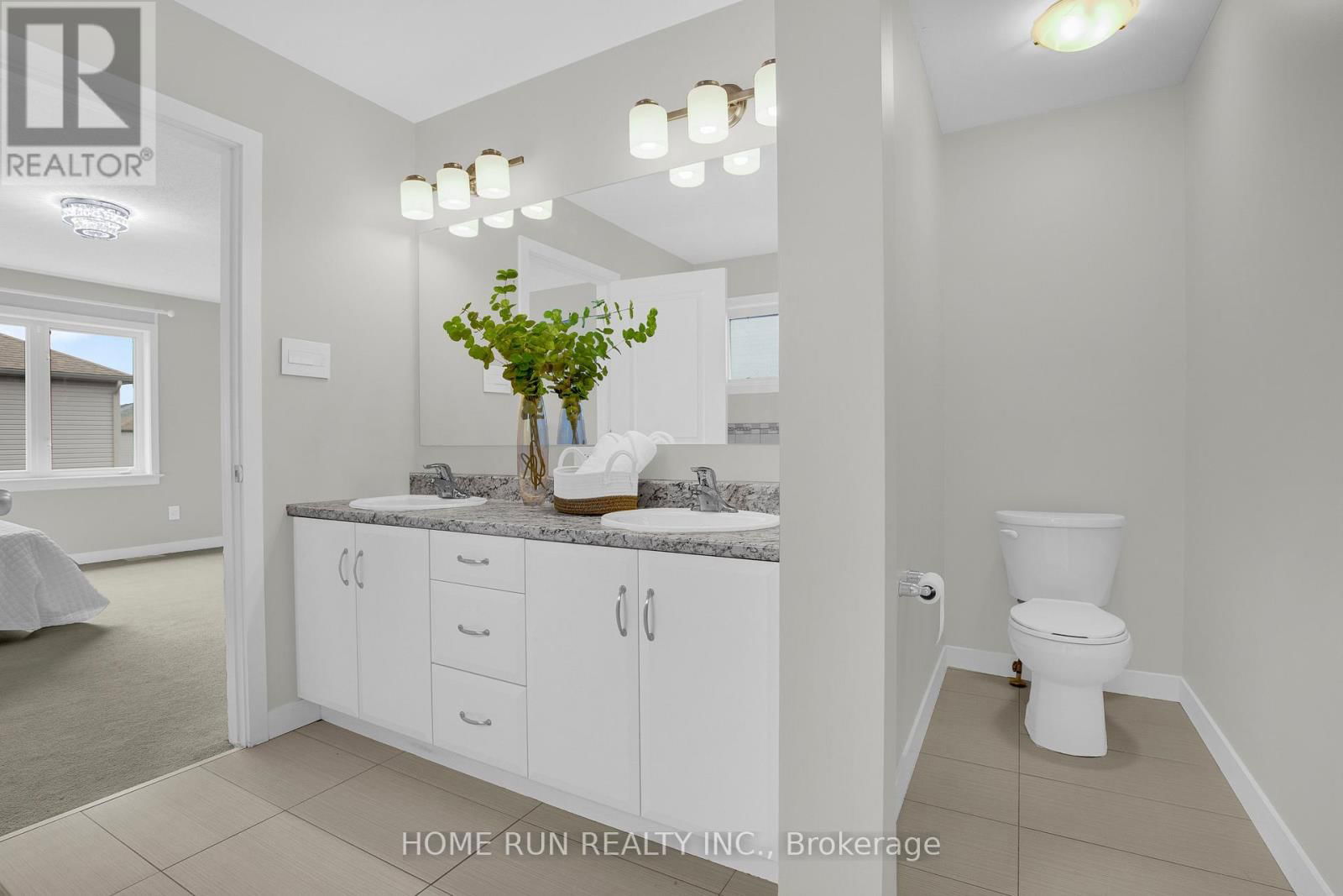 128 GRONINGEN STREET Image 26