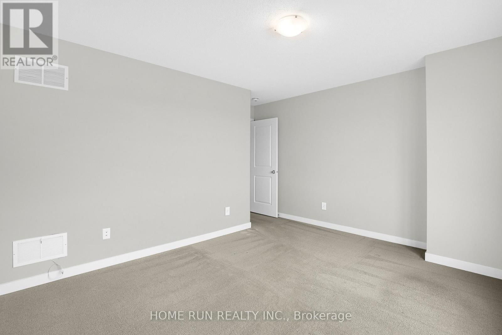 128 GRONINGEN STREET Image 31
