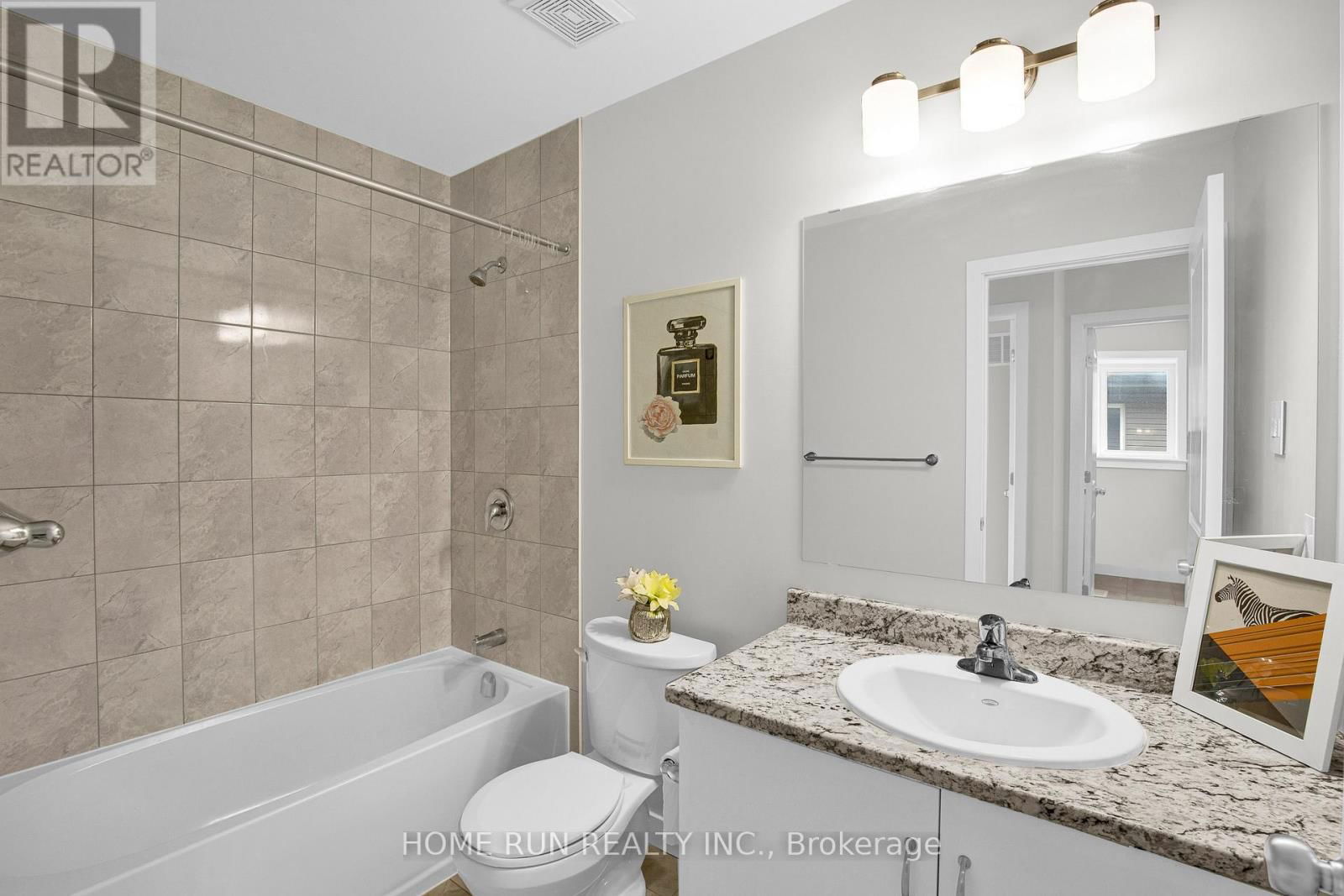 128 GRONINGEN STREET Image 34